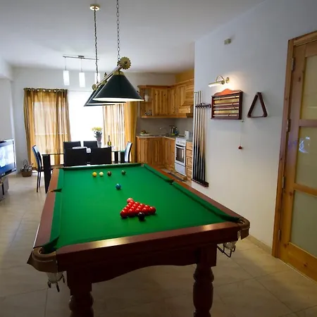 Gold - Central, Cozy, A Fun Place Like No Other דירה